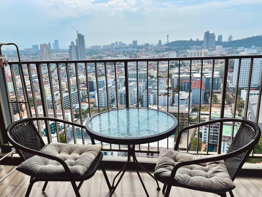 The Base 2bed King&queen Sky Seaview & Infinity Pool Appartement Pattaya